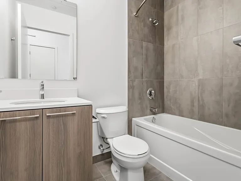 7439 Kingston Rd — Photo 78