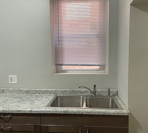 3rd image of 4426 Holly Ave #B