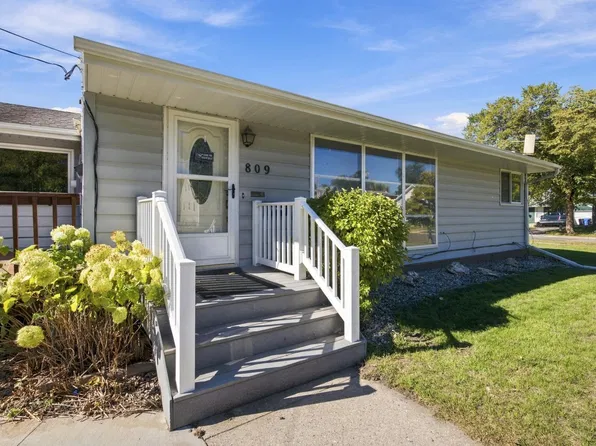 809 16th St S, Fargo, ND 58103