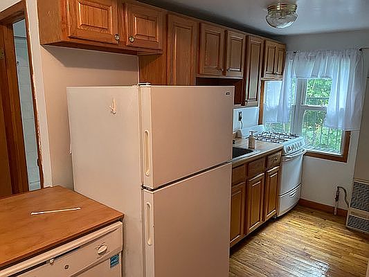 5th image of 3242 Cambridge Ave Fl 3