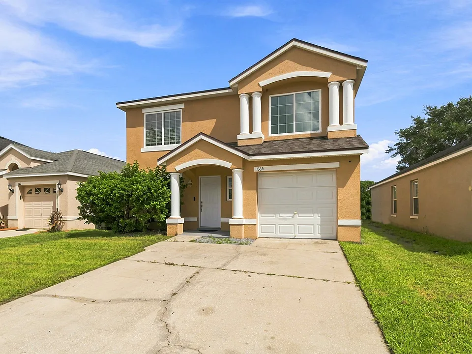 1365 Carey Glen Cir