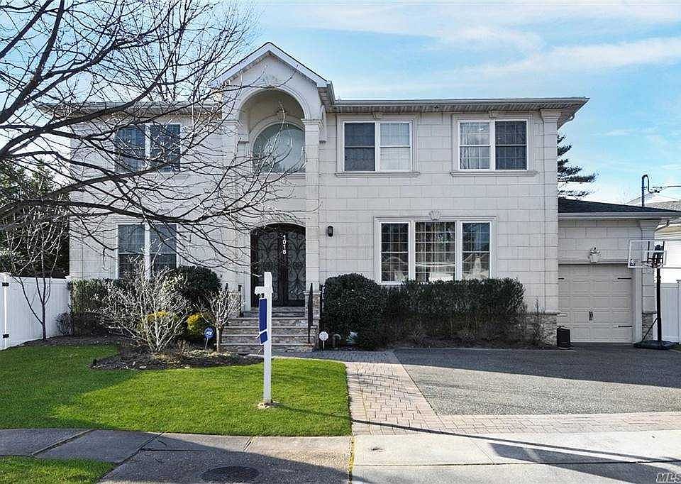 1st image of 1016 Dartmouth Ln