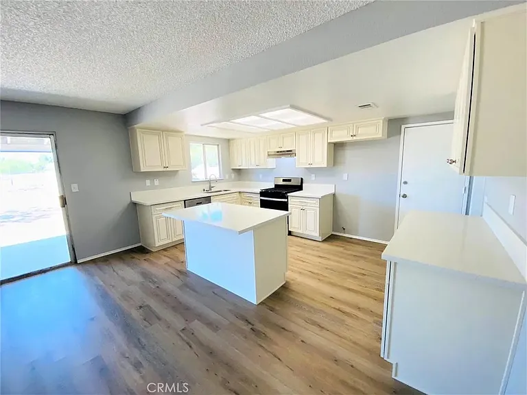 16716 Stagecoach Ave — Photo 8