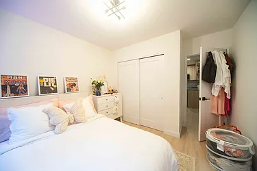 Rented by R New York