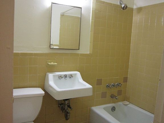 3rd image of 473 Greene Ave APT 1B