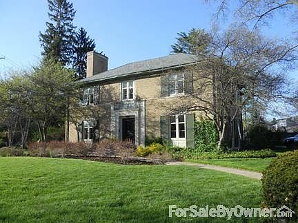 1st image of 222 S Greenlawn Ave