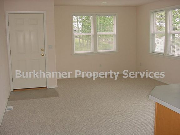 2nd image of 505 N River St