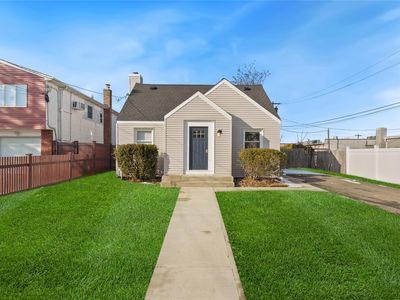 9 Carman Boulevard, Massapequa, NY, 11758