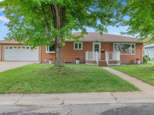 317 Emherst St, Winona, MN 55987