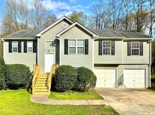 1279 Walnut Dr, Winder, GA 30680