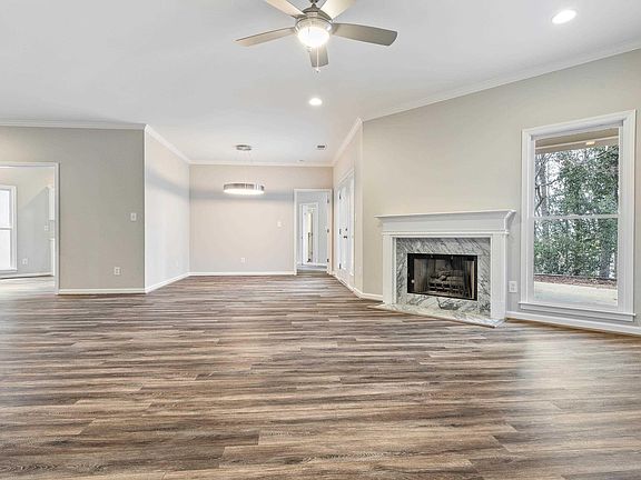 3rd image of 1223 Berwick Rd