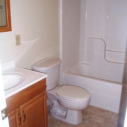 5th image of 2310 NW 28th St