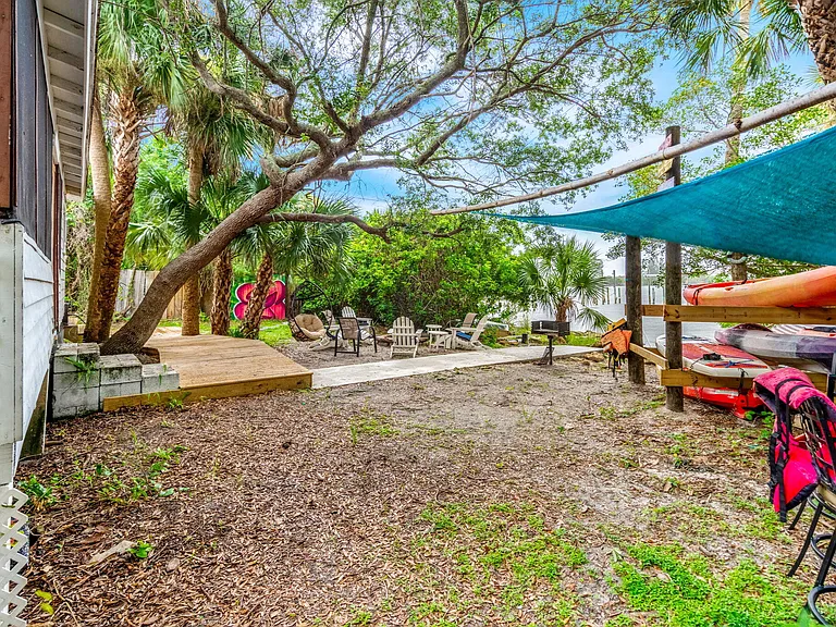 1365 Pineapple Ave — Photo 17