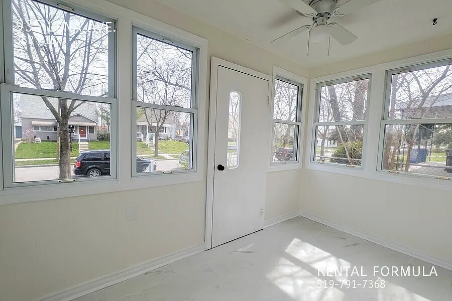 935 Lena Ave — Photo 3