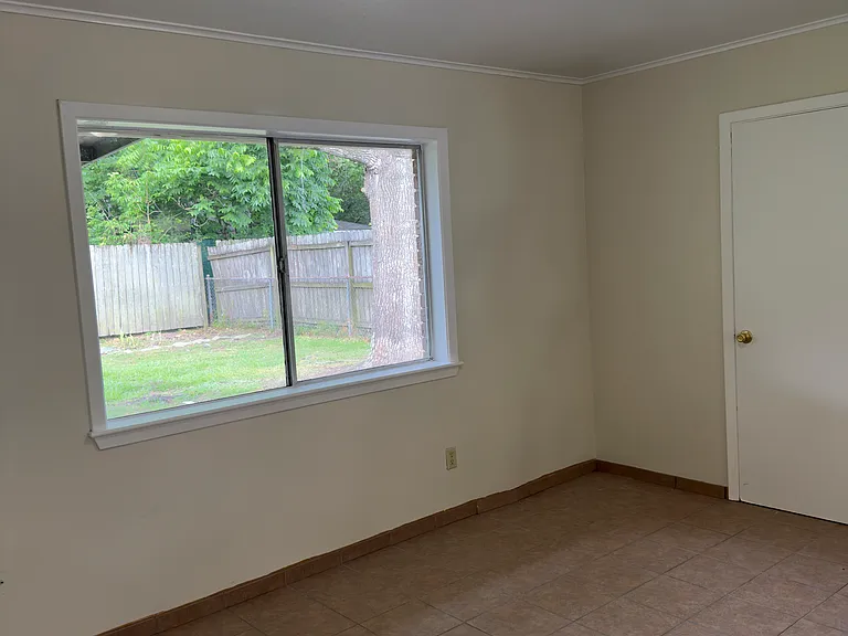 214 Guidry Rd — Photo 7