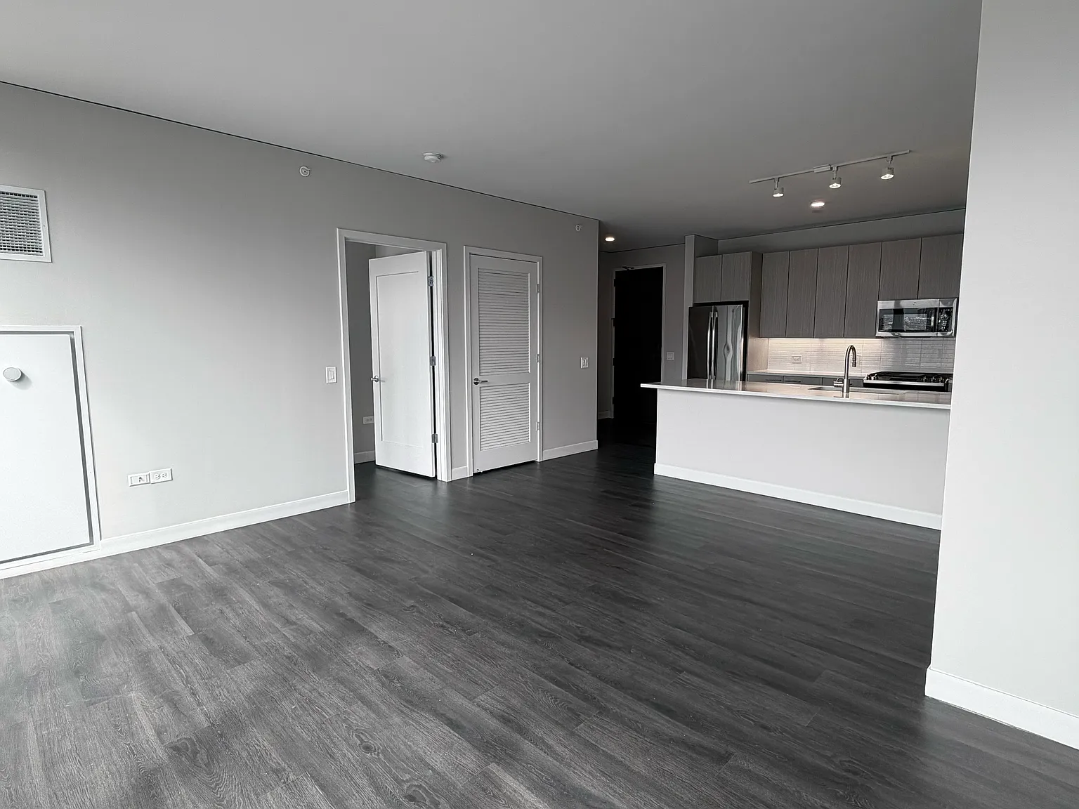 1 bed, 750 sqft, $3,195 — Photo 4