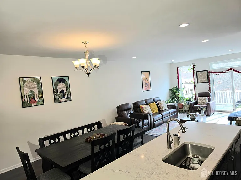27 Wisteria Ct — Photo 4