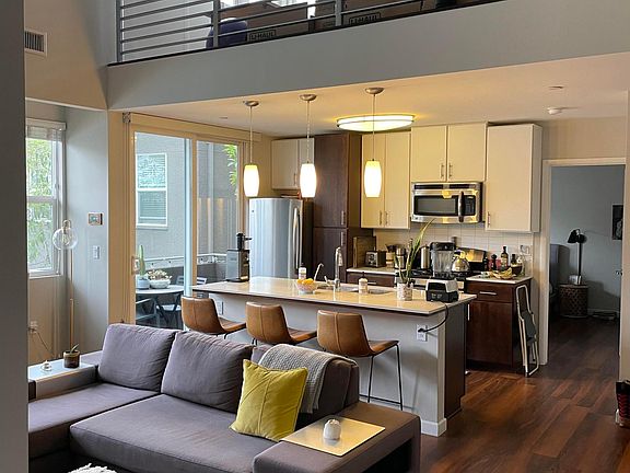 Living space, looking from the side of the 2nd bedroom
