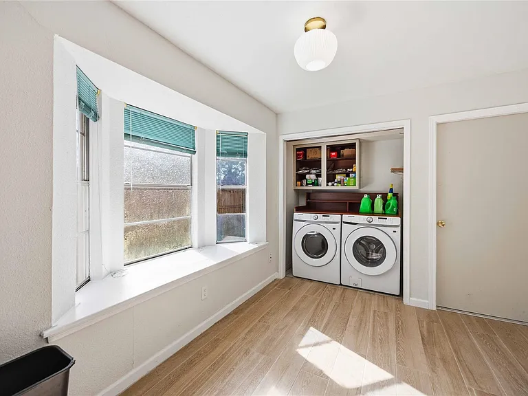 16202 Mill Point Dr — Photo 17