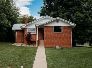 225 Foster Rd, Rocky Top, TN 37769