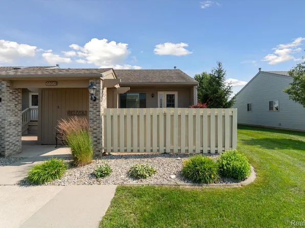 62071 Arlington Cir Unit 6, South Lyon, MI 48178