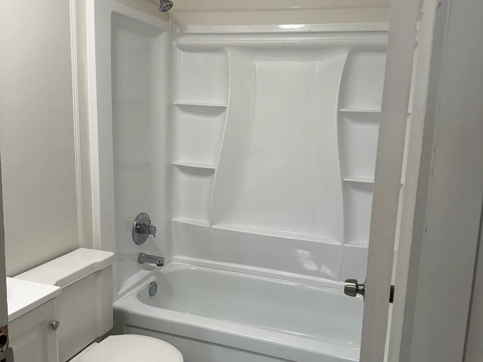 1 bed, $910 — Photo 4
