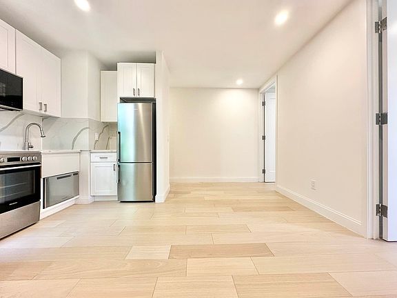 4th image of 443 E 88th St APT 6