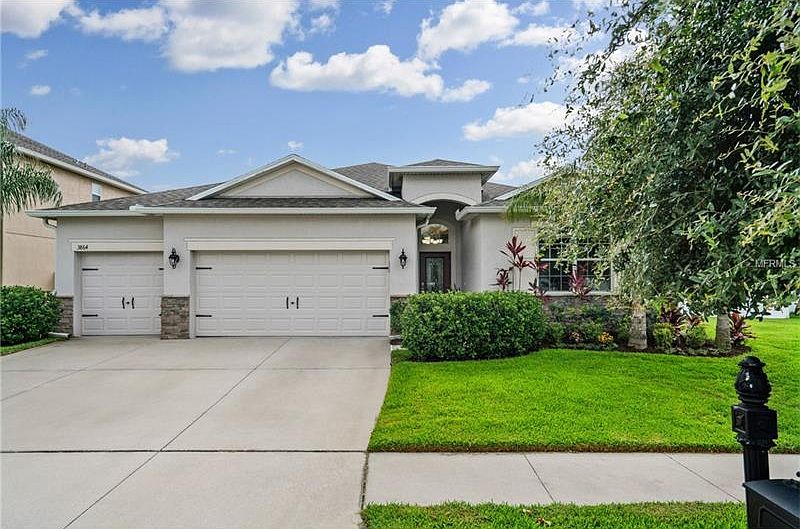1st image of 3864 Buckinghamshire Dr