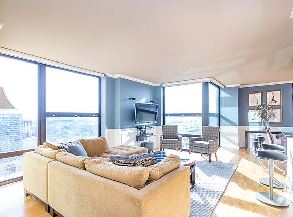 3rd image of 1160 S Michigan Ave APT 2803