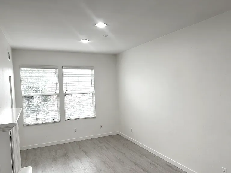 1800 Oak St #432 — Photo 8