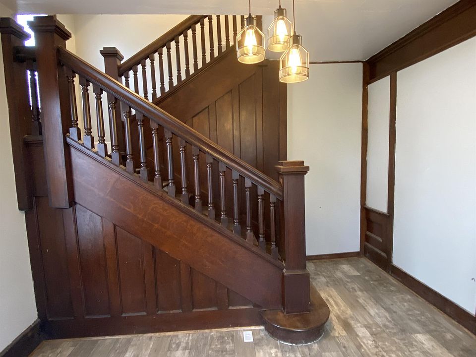 1st image of 704 N Main St #B