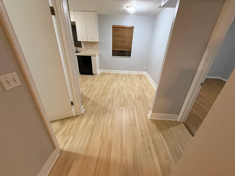 1016 W Indiana Ave — Photo 38
