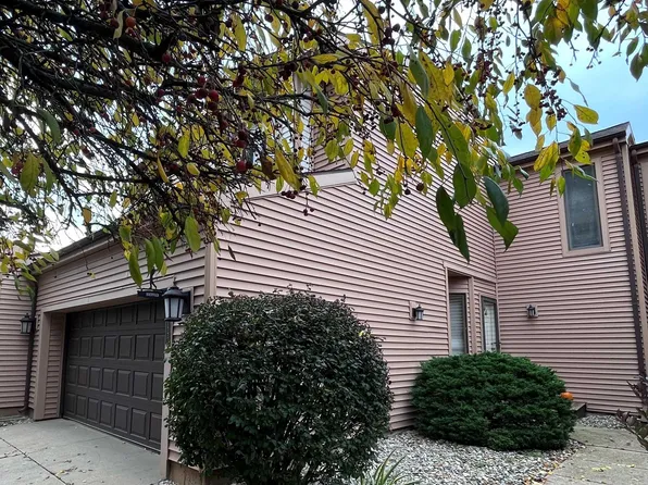 16492 Pretty View Dr, Plymouth, IN 46563