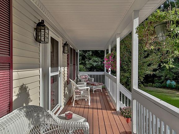 2nd image of 3 Powow Cove Ln