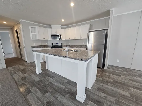 46000 Geddes Rd #141, Canton, MI 48188