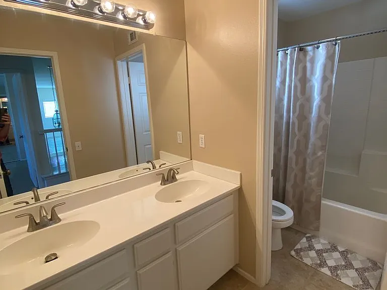 1916 Sienna Ln — Photo 11