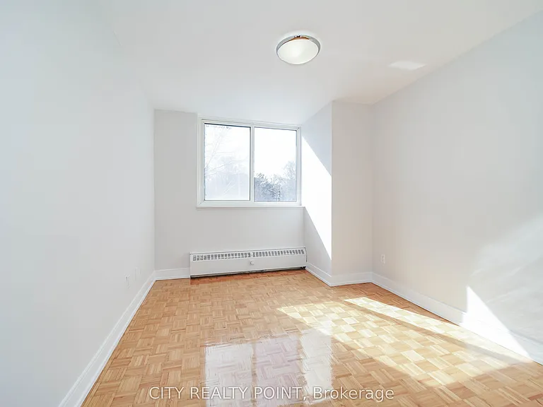 10 Shallmar Blvd #203 — Photo 16