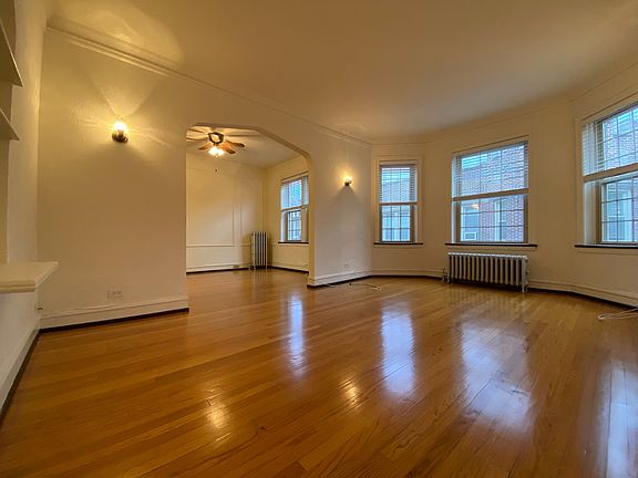 4th image of 4237 N Hermitage Ave #1B