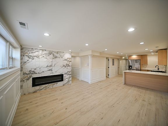 3rd image of 5774 N Elston Ave #G