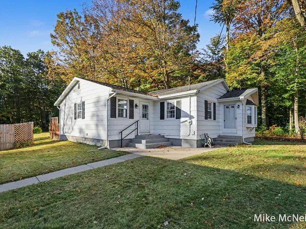 16182 Lincoln St, Grand Haven, MI 49417