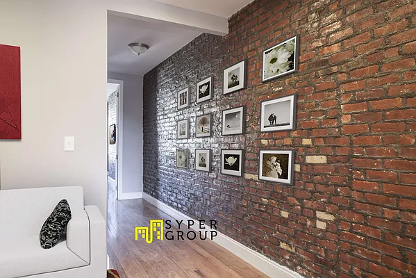 Rented by The Syper Group | media 4