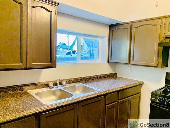 3rd image of 114 NW Davis St #3