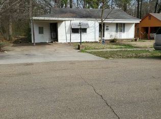 1115 S Walnut St, Hope, AR 71801