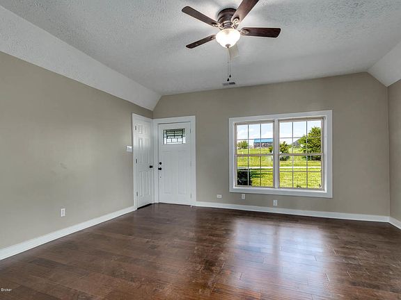 3rd image of 7555 Castle Hwy