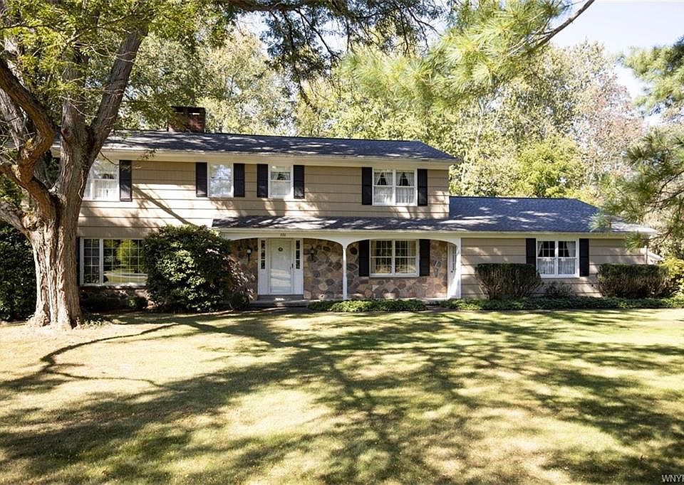 1st image of 320 Windsor Ln