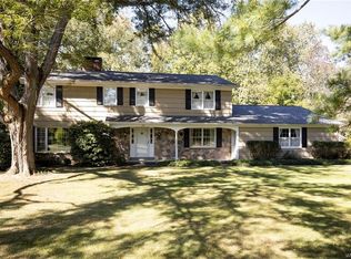 320 Windsor Ln, East Aurora, NY 14052