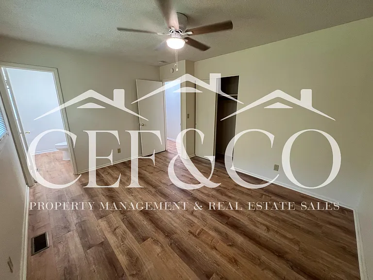 202 Westchester Pl — Photo 13