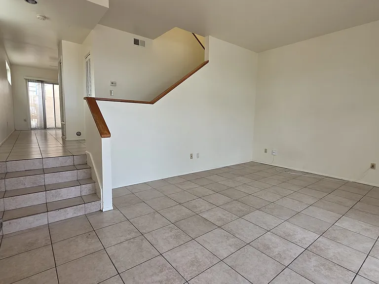 2050 Hornblend St #2050 — Photo 5