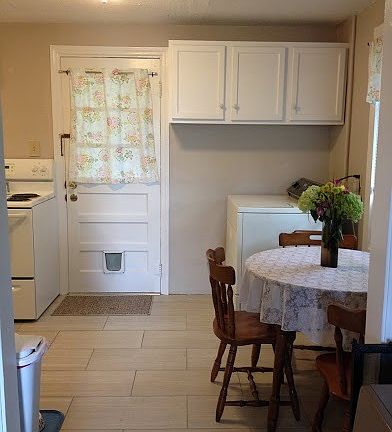 dining area in kitchen