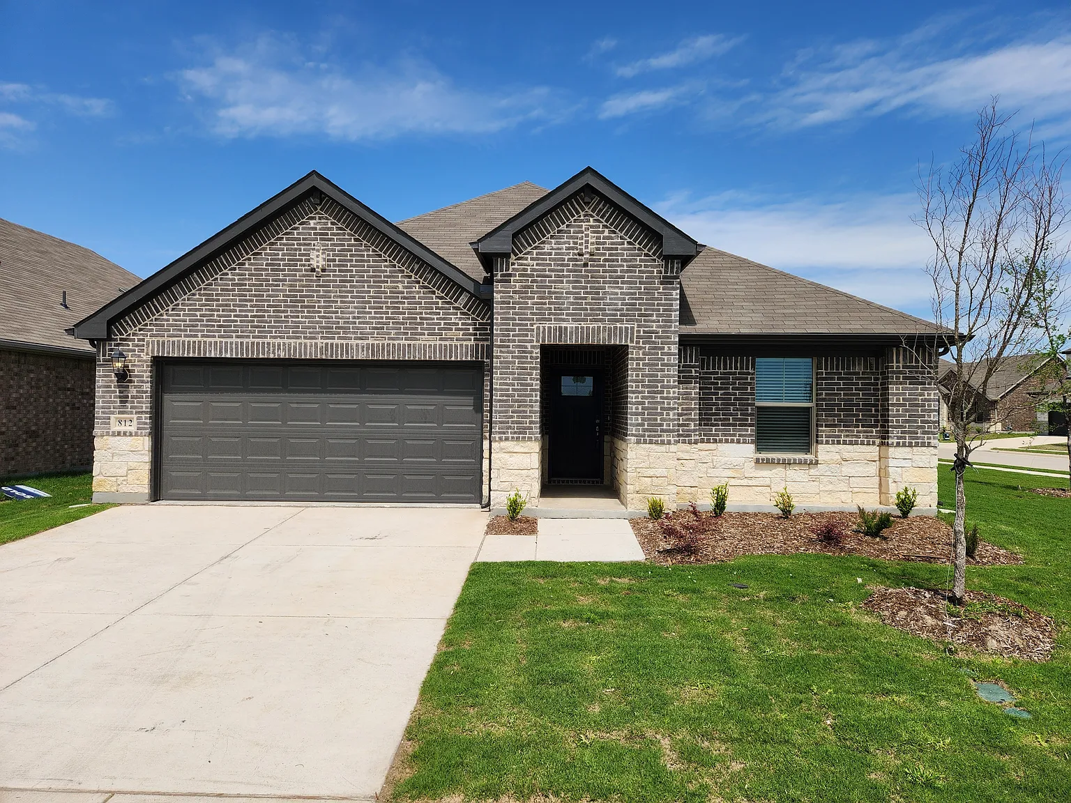 4 bed, 2270 sqft, $1,995 — Photo 1